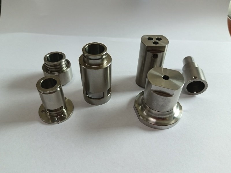 Stainless steel aluminum titanium CNC machining milling turning parts fabrication service CNC machining parts不锈钢铝钛数控加工铣削车削零件加工服务数控加工零件 4