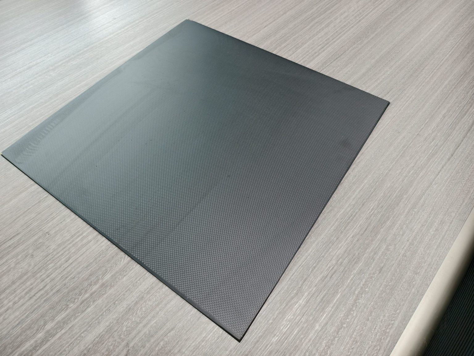 Finished custom carbon fiber plate, glossy surface