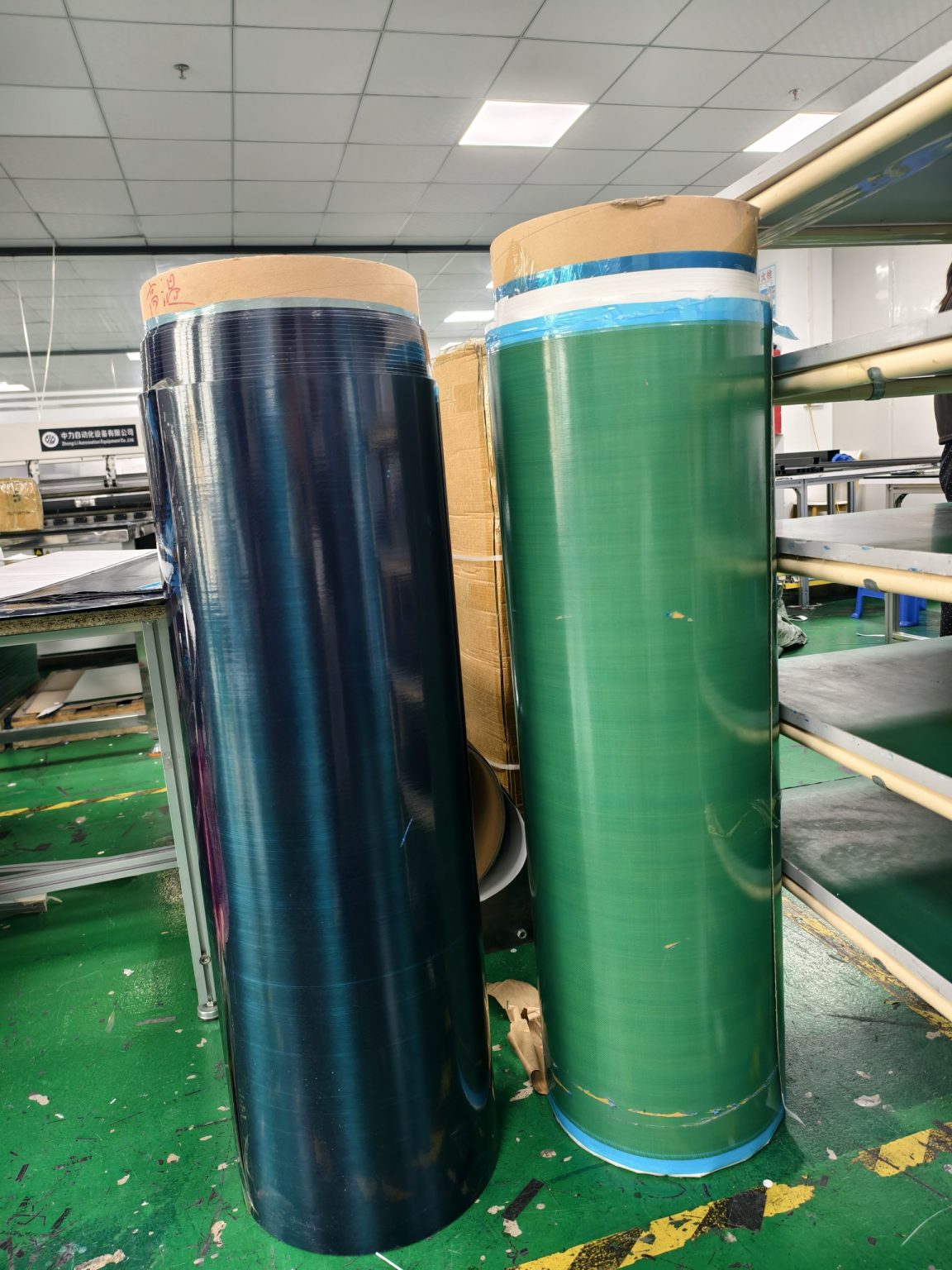 Carbon fiber prepreg raw material rolls